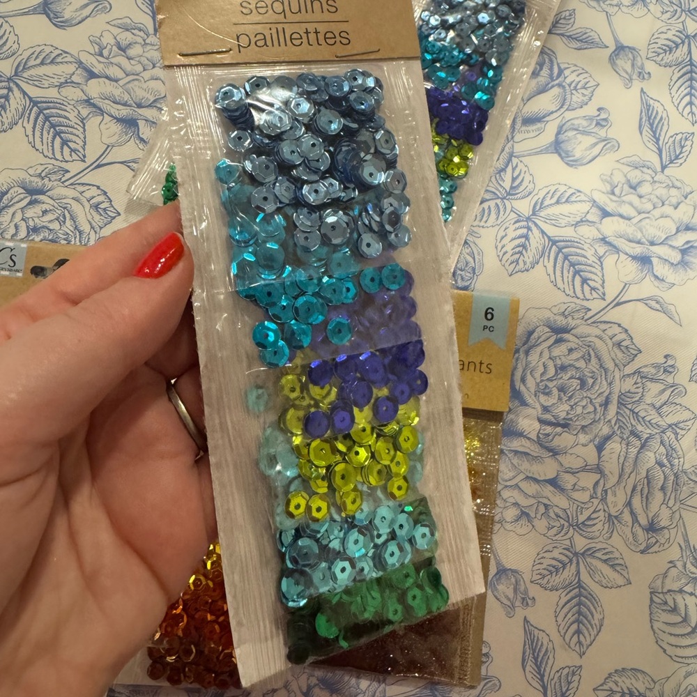 CRAFT SUPPLIES Brand new sequins and glitter - Picture 5 of 7